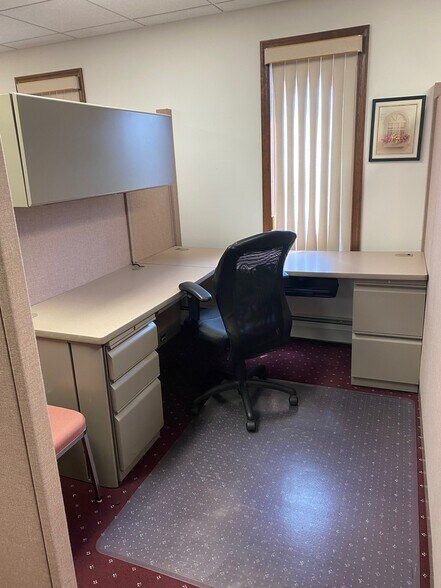 9533 Old 22, Bethel, PA for lease - Building Photo - Image 3 of 17