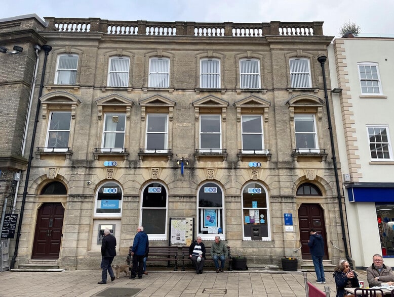 4-5 The Sq, Wimborne for sale - Primary Photo - Image 1 of 1