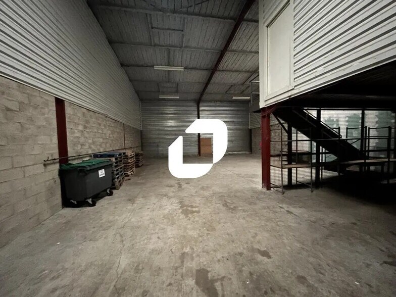 Flex in Brie-Comte-Robert for lease - Interior Photo - Image 2 of 7