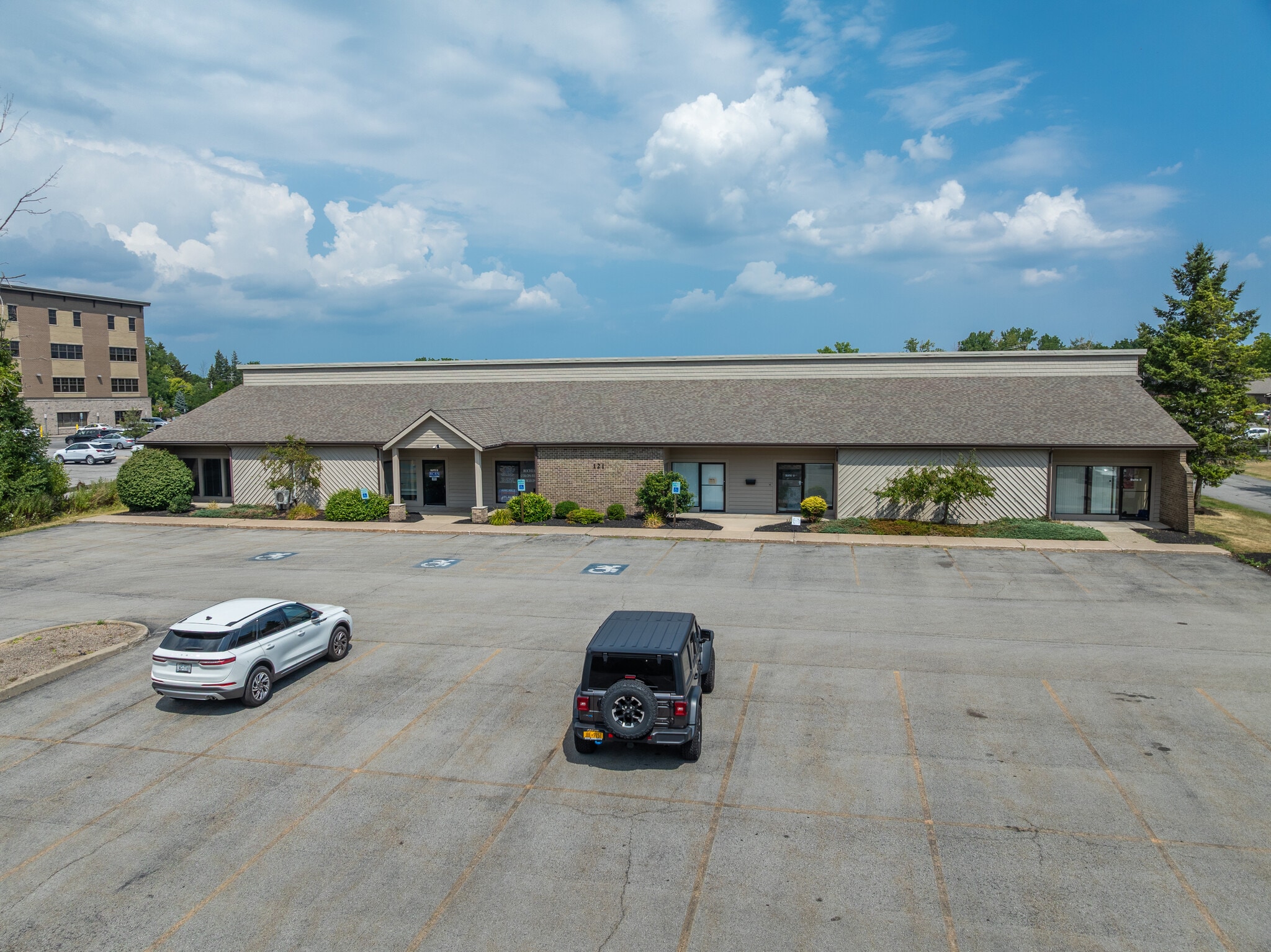 121 Erie Canal Dr, Rochester, NY for sale Building Photo- Image 1 of 29