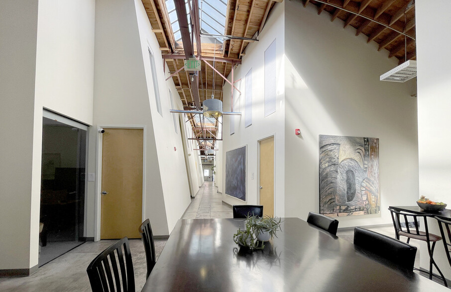 2718 Walnut St, Denver, CO for sale - Interior Photo - Image 3 of 8