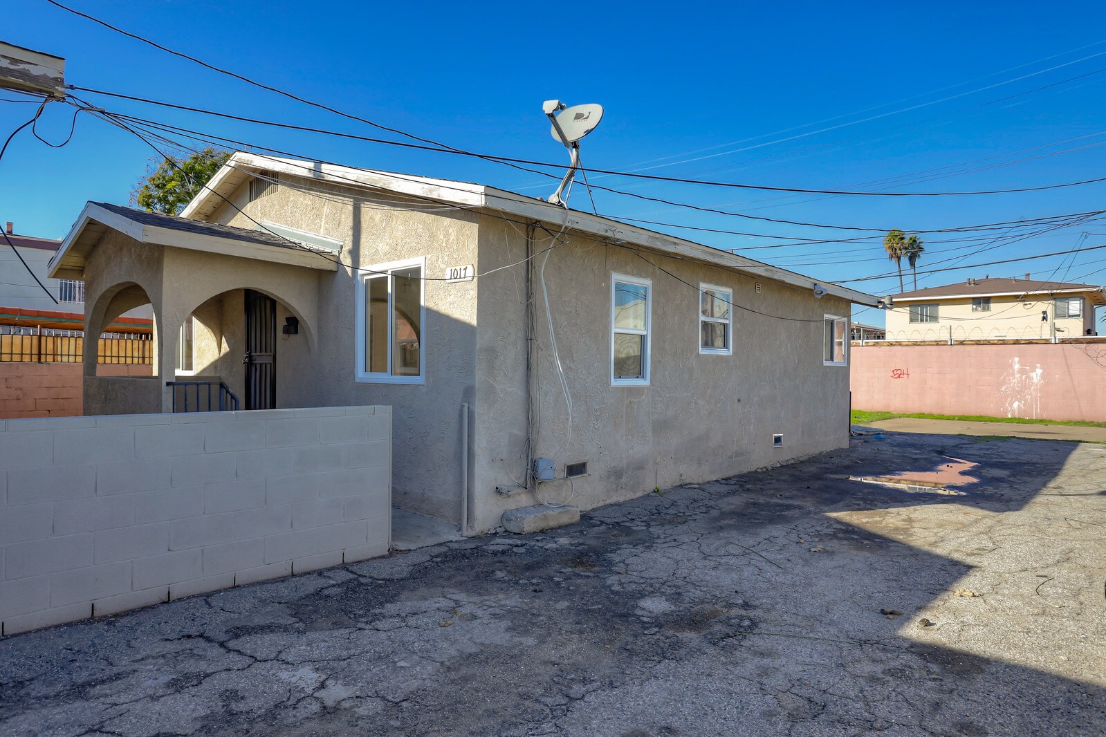 1021 W 92nd St, Los Angeles, CA for sale Primary Photo- Image 1 of 1