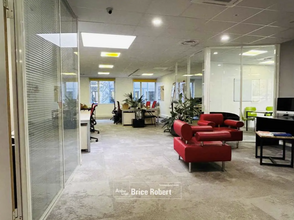 Office in Limonest for lease Interior Photo- Image 1 of 4