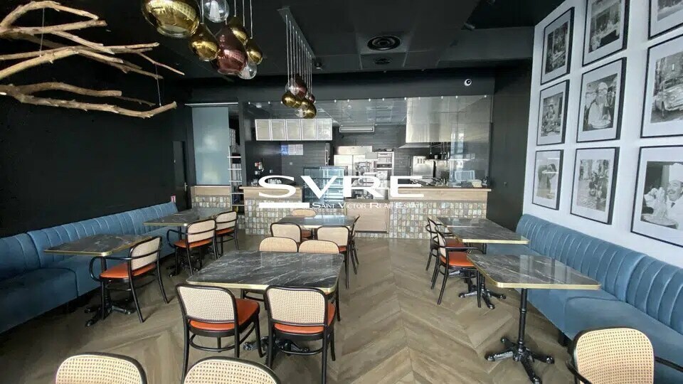 Retail in La Ciotat for lease - Interior Photo - Image 2 of 7