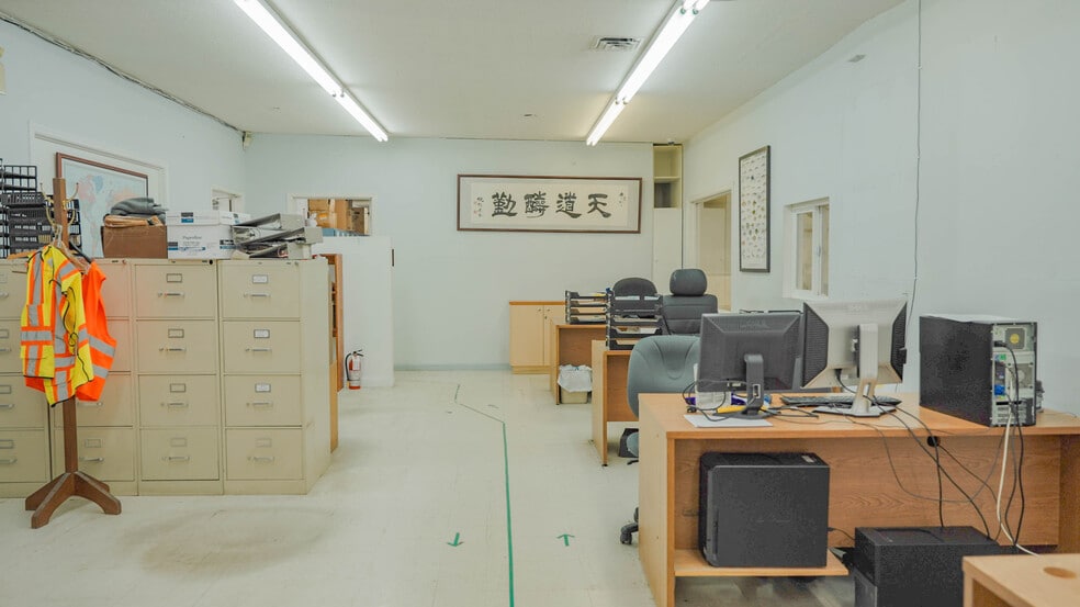 11751 Voyageur Way, Richmond, BC for sale - Building Photo - Image 2 of 14