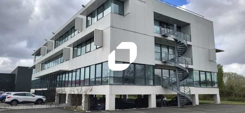 Office in Mérignac for lease Building Photo- Image 1 of 18