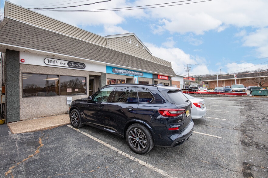 6-14 Elm St, Oakland, NJ for lease - Building Photo - Image 2 of 10