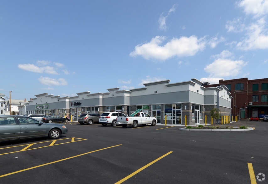 361 Dexter St, Central Falls, RI for lease - Building Photo - Image 1 of 8