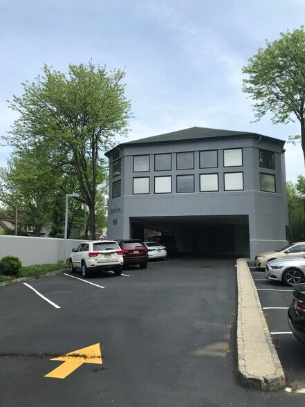 505 Goffle Rd, Ridgewood, NJ for lease - Building Photo - Image 2 of 8