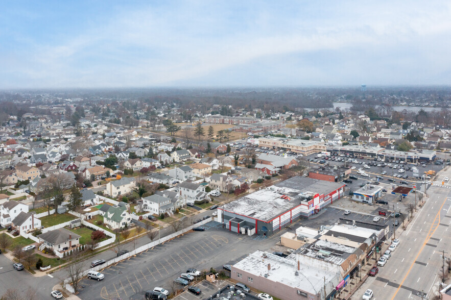 4235 Merrick Rd, Massapequa, NY for sale - Aerial - Image 3 of 7