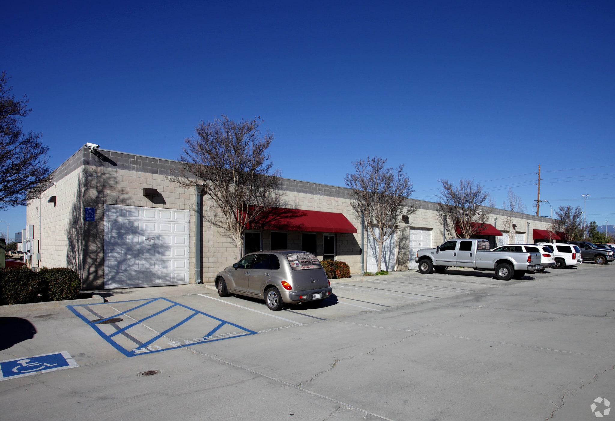 877 W 4th St, Beaumont, CA for lease Primary Photo- Image 1 of 3