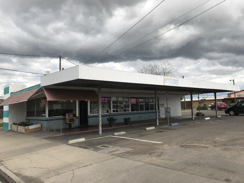 690 C St, Turlock, CA for sale - Building Photo - Image 1 of 1