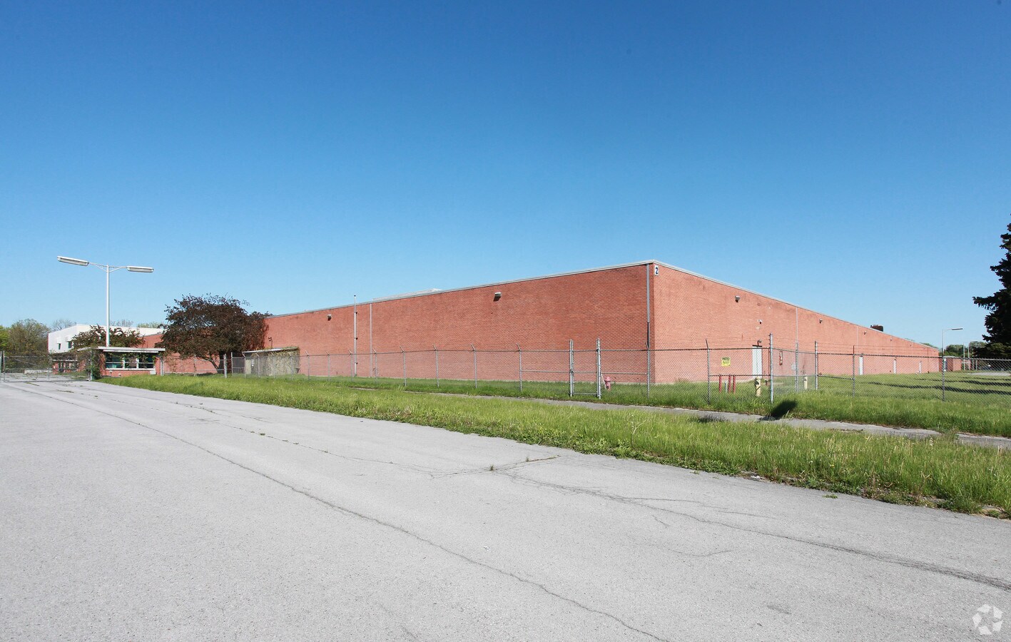 241 Farrell Rd, Syracuse, NY 13209