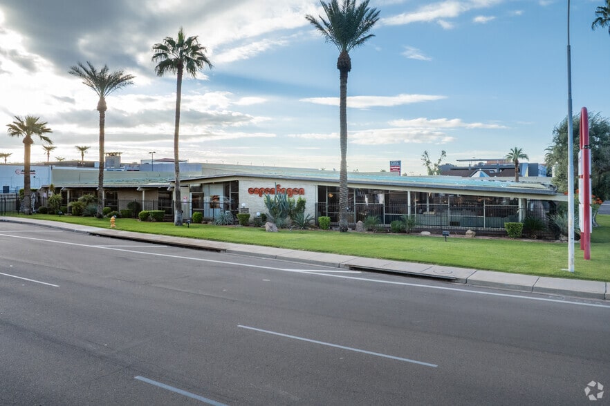 N 16th St, Phoenix, AZ for lease - Building Photo - Image 1 of 15