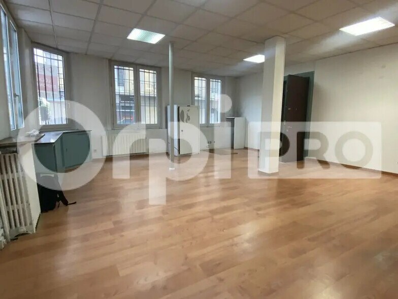 Office in Le Havre for lease - Interior Photo - Image 2 of 6