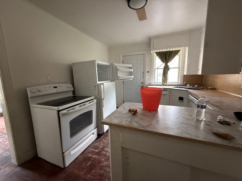 2812 E Admiral Ct, Tulsa, OK for sale - Building Photo - Image 3 of 5