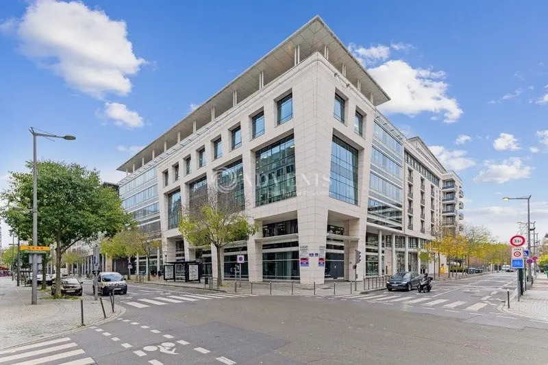 Office in Bois-Colombes for lease Building Photo- Image 1 of 13