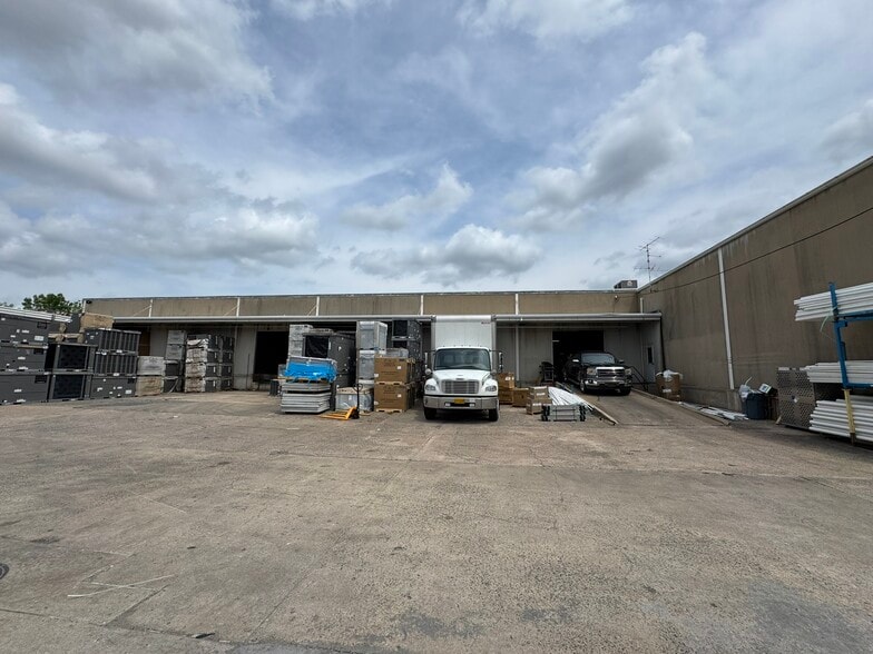 2000 E Roosevelt Rd, Little Rock, AR for lease - Building Photo - Image 2 of 10