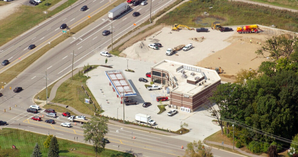 3901 S Lapeer Rd, Orion, MI for lease - Primary Photo - Image 3 of 3