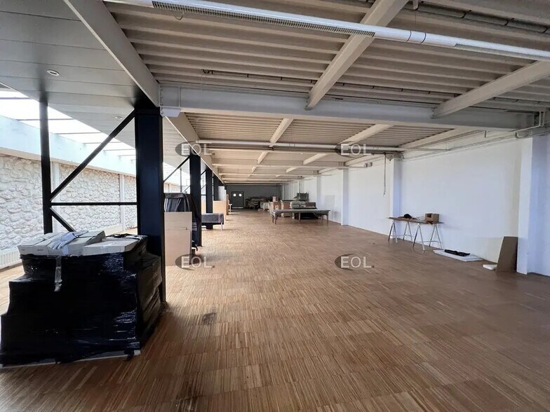 Industrial in Champcueil for lease - Interior Photo - Image 2 of 20