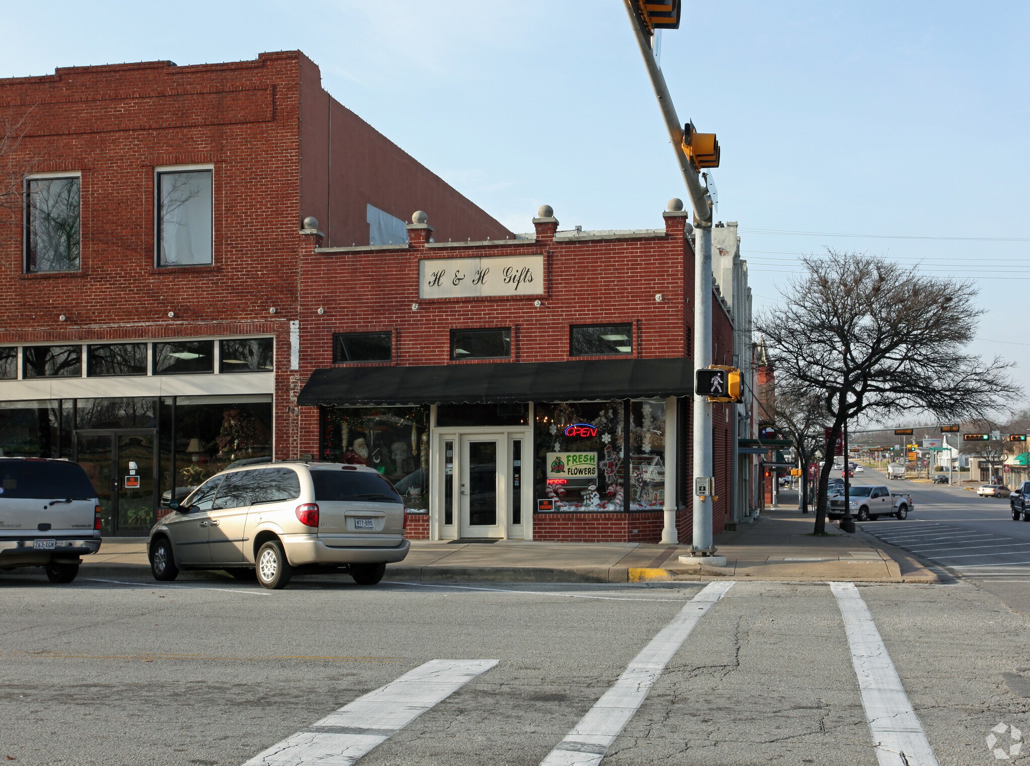 101 SW Main St, Ennis, TX for sale Primary Photo- Image 1 of 1