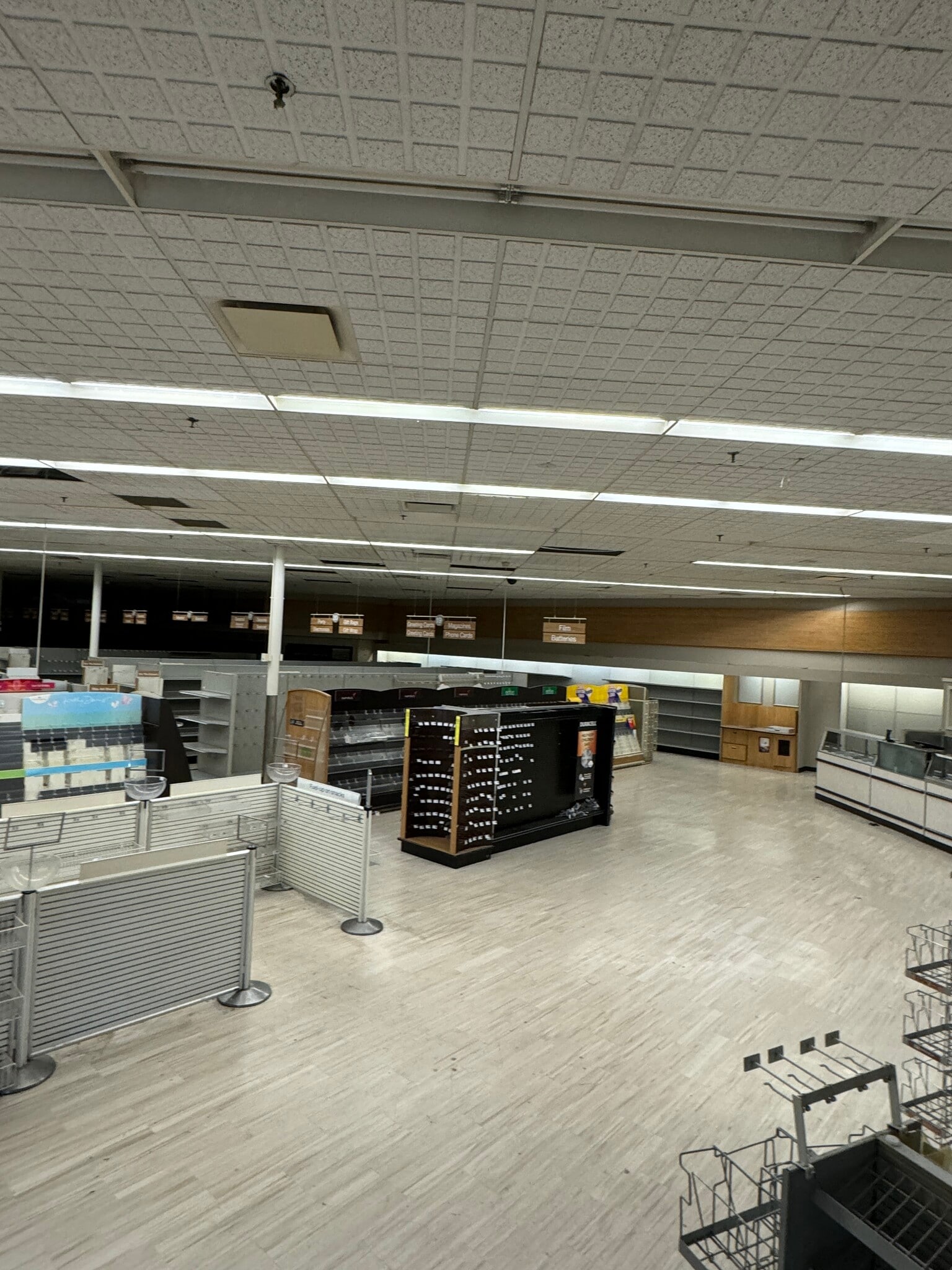 888-910 Lincoln Blvd, Venice, CA for lease Interior Photo- Image 1 of 2