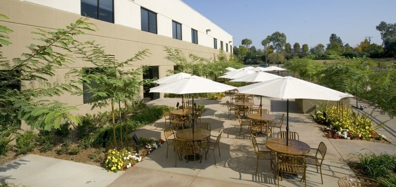 2100 E Route 66, Glendora, CA for lease - Building Photo - Image 2 of 3