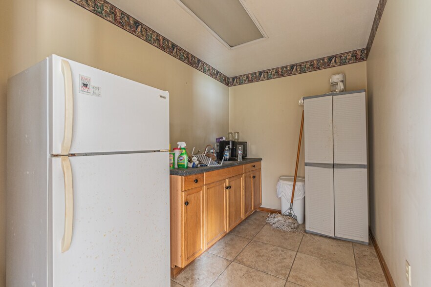 902 Martin L King, Glenmora, LA 71433 Flex for Sale