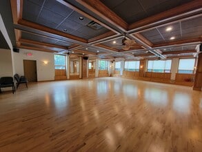 21415 W Greenfield Ave, New Berlin, WI for lease Interior Photo- Image 2 of 2