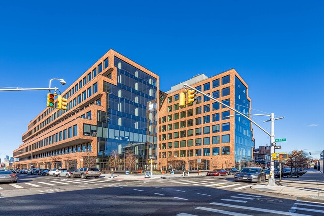 More details for 25 Kent Ave, Brooklyn, NY - Retail for Lease