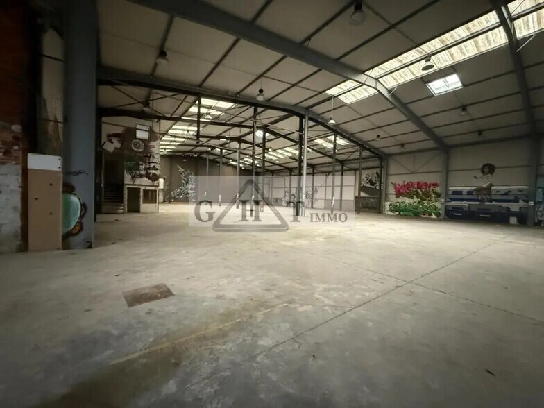 Industrial in Montreuil for sale - Interior Photo - Image 3 of 6