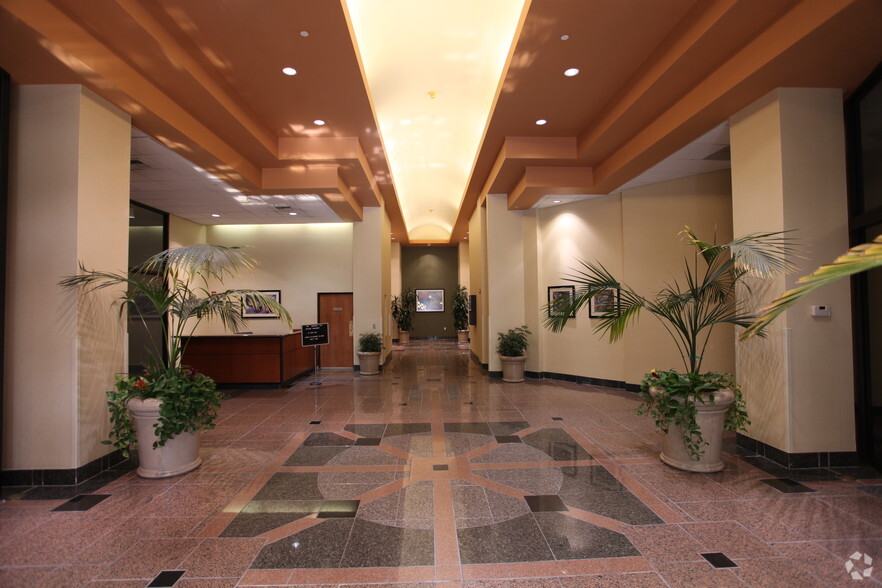 101 Convention Center Dr, Las Vegas, NV for lease - Lobby - Image 3 of 11