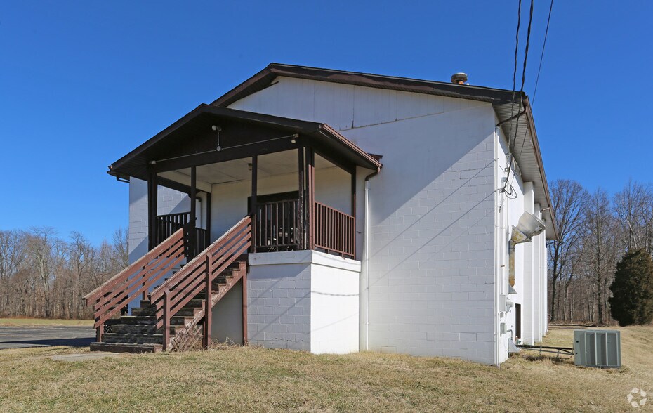 6734 Taylor Pike, Blanchester, OH 45107