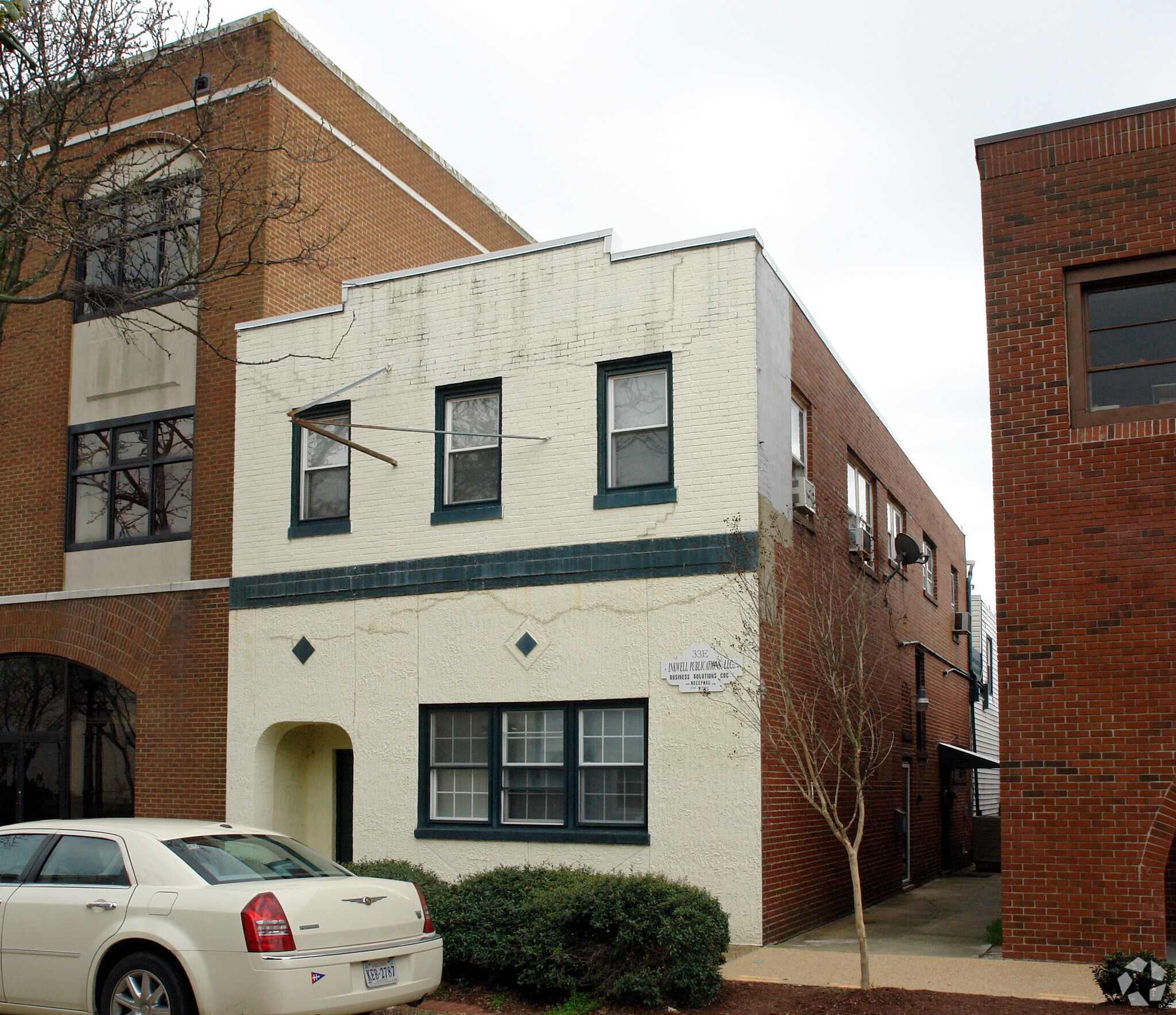 33 W Queens Way, Hampton, VA for sale Primary Photo- Image 1 of 1