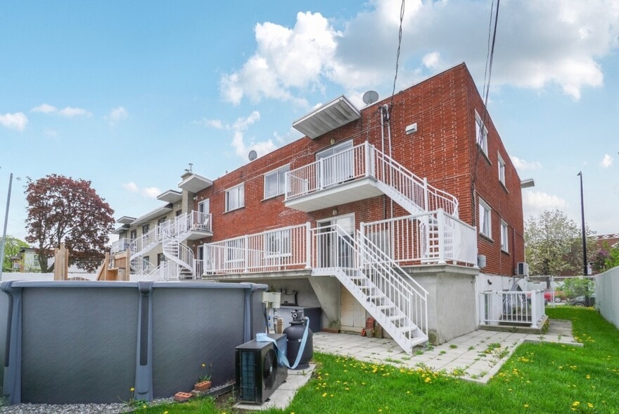 8733-8739A Rue Dufrost, Montréal, QC for sale - Building Photo - Image 3 of 3