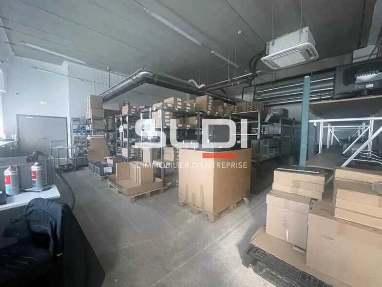 Flex in CHAMPAGNE-AU-MONT-D'OR for lease - Building Photo - Image 2 of 5