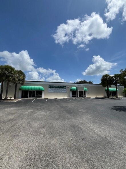 3905 Radio Rd, Naples, FL for sale - Building Photo - Image 1 of 1