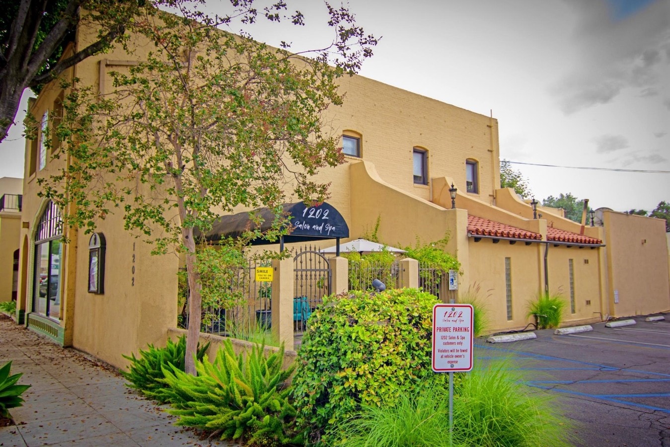 1202 E Green St, Pasadena, CA 91106