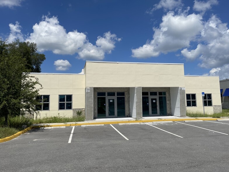 871 Highway 466, Lady Lake, FL for lease - Building Photo - Image 1 of 9