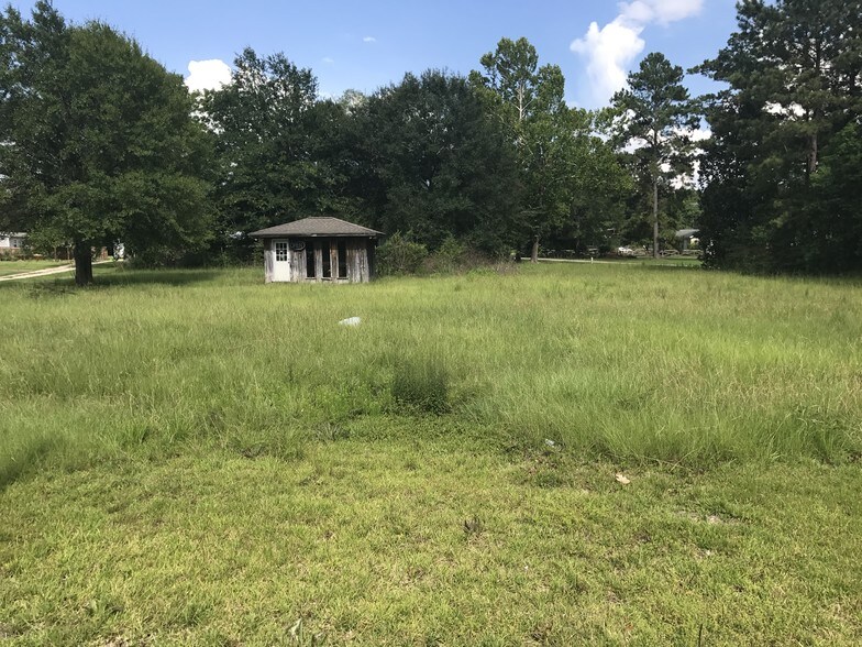 000 State Hwy 96 South, Buna, TX 77612