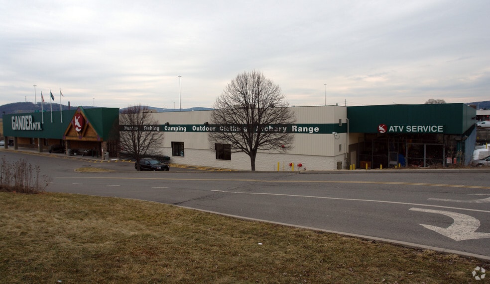 528 Harry L Dr, Johnson City, NY 13790