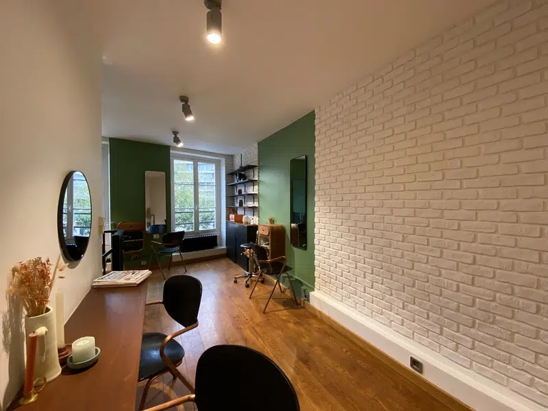 10 Place D'Aligre, Paris for lease Building Photo- Image 1 of 2