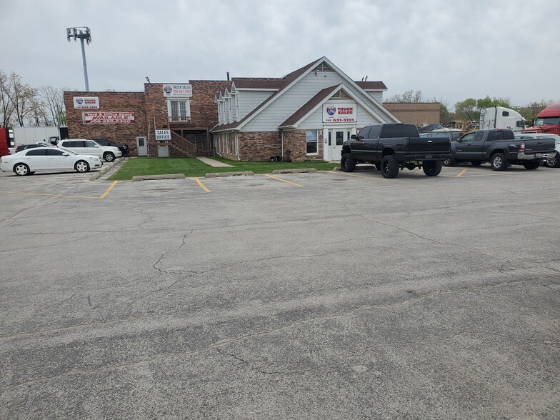 5250 W Plattner Dr, Alsip, IL for lease - Building Photo - Image 1 of 31