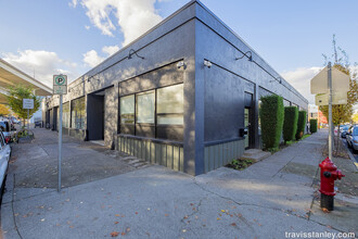 1703 NW 16th Ave, Portland, OR for lease Building Photo- Image 1 of 2