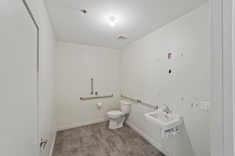 212 Crown St, New Haven, CT for lease Interior Photo- Image 2 of 11