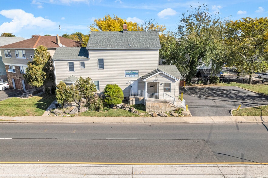 553 Chilton St, Elizabeth, NJ for lease - Building Photo - Image 2 of 8