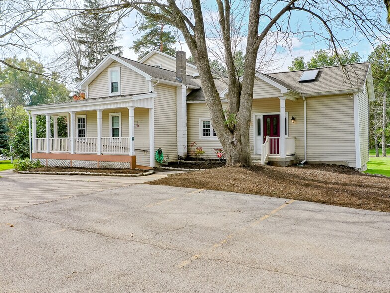 2254 Penfield Rd, Penfield, NY 14526