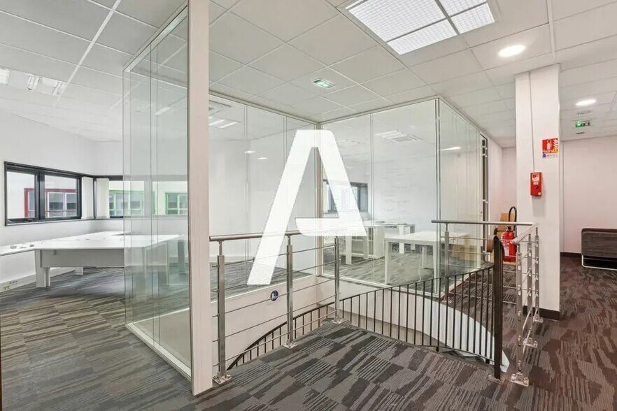 Industrial in Ivry-sur-Seine for lease - Interior Photo - Image 3 of 7