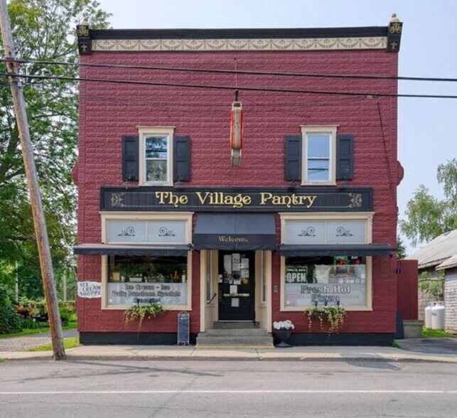 8 Spencer St, Spencerville, ON K0E 1X0