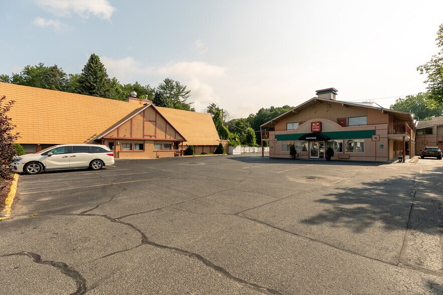 16 Cheshire Rd, Pittsfield, MA 01201 1626 Cheshire Rd, Pittsfield